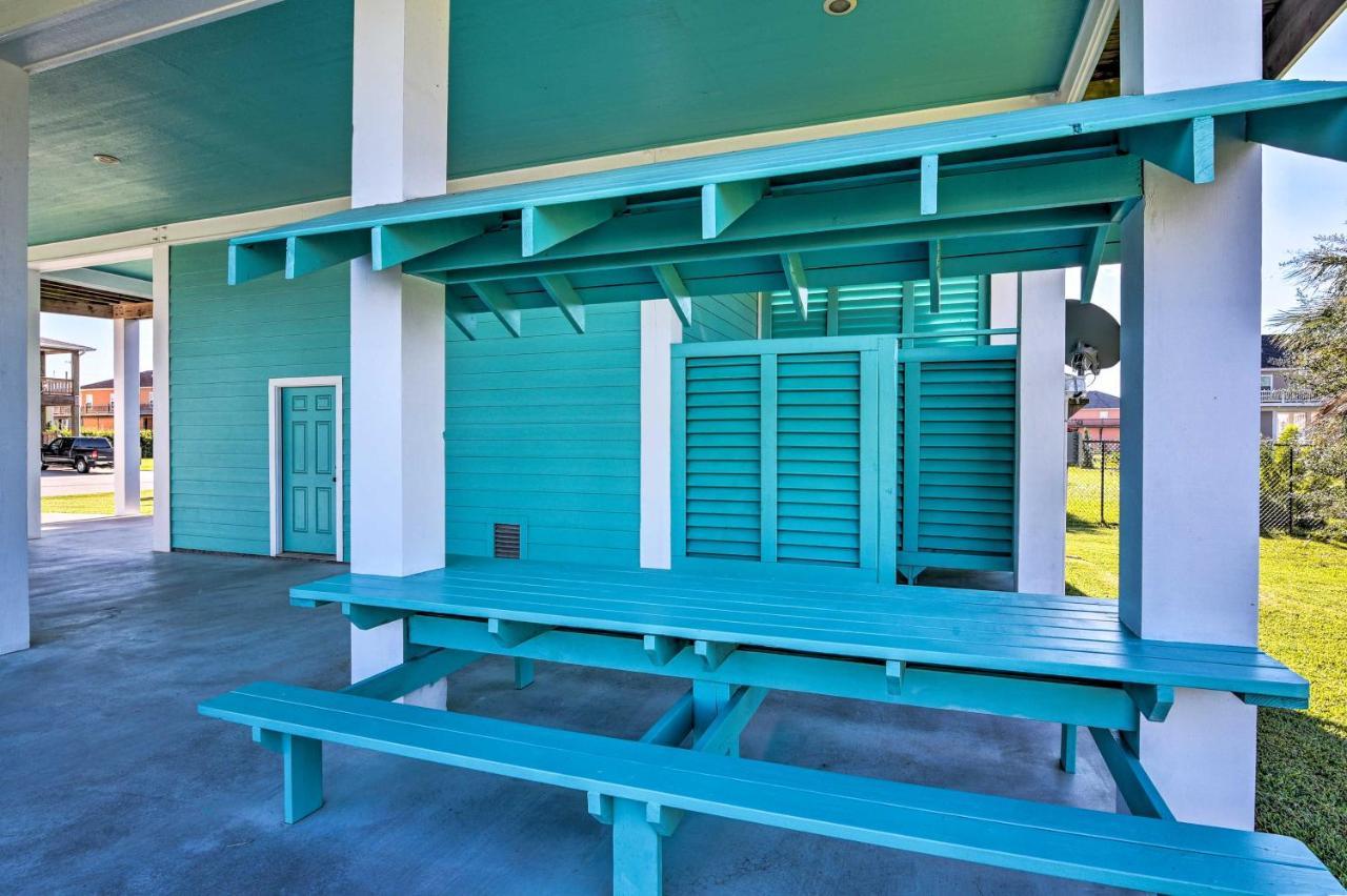 Updated Crystal Beach Retreat With Deck And Fire Pit! Bolivar Peninsula Exterior foto